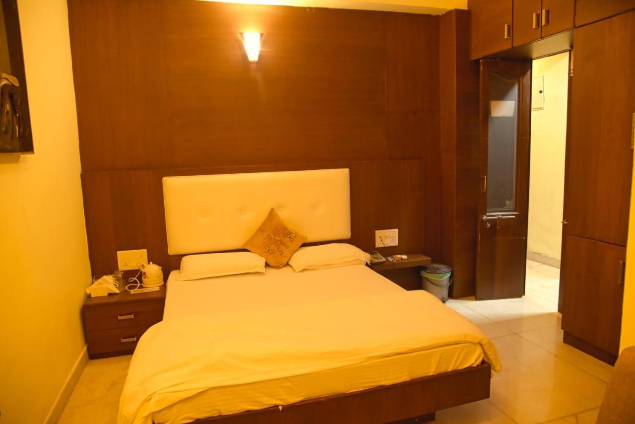 Royal Palms Luxury Service Apartment นาคปุระ ภายนอก รูปภาพ