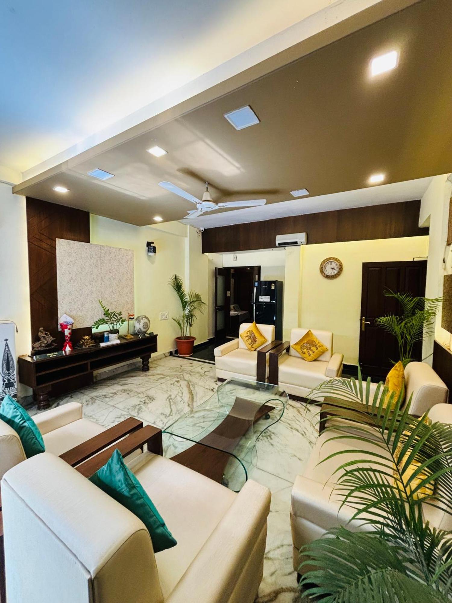 Royal Palms Luxury Service Apartment นาคปุระ ภายนอก รูปภาพ