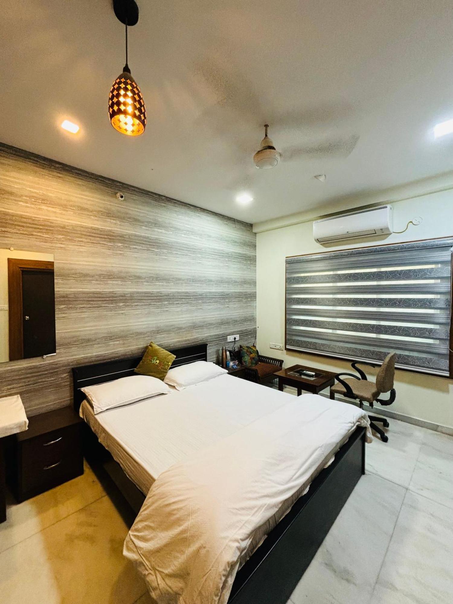 Royal Palms Luxury Service Apartment นาคปุระ ภายนอก รูปภาพ