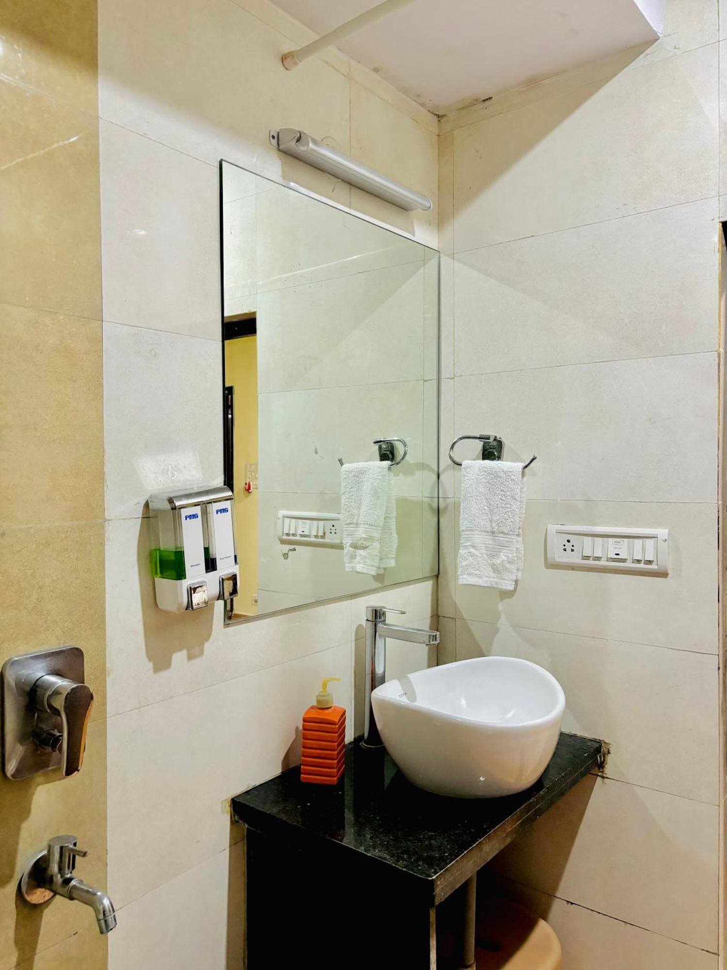 Royal Palms Luxury Service Apartment นาคปุระ ห้อง รูปภาพ