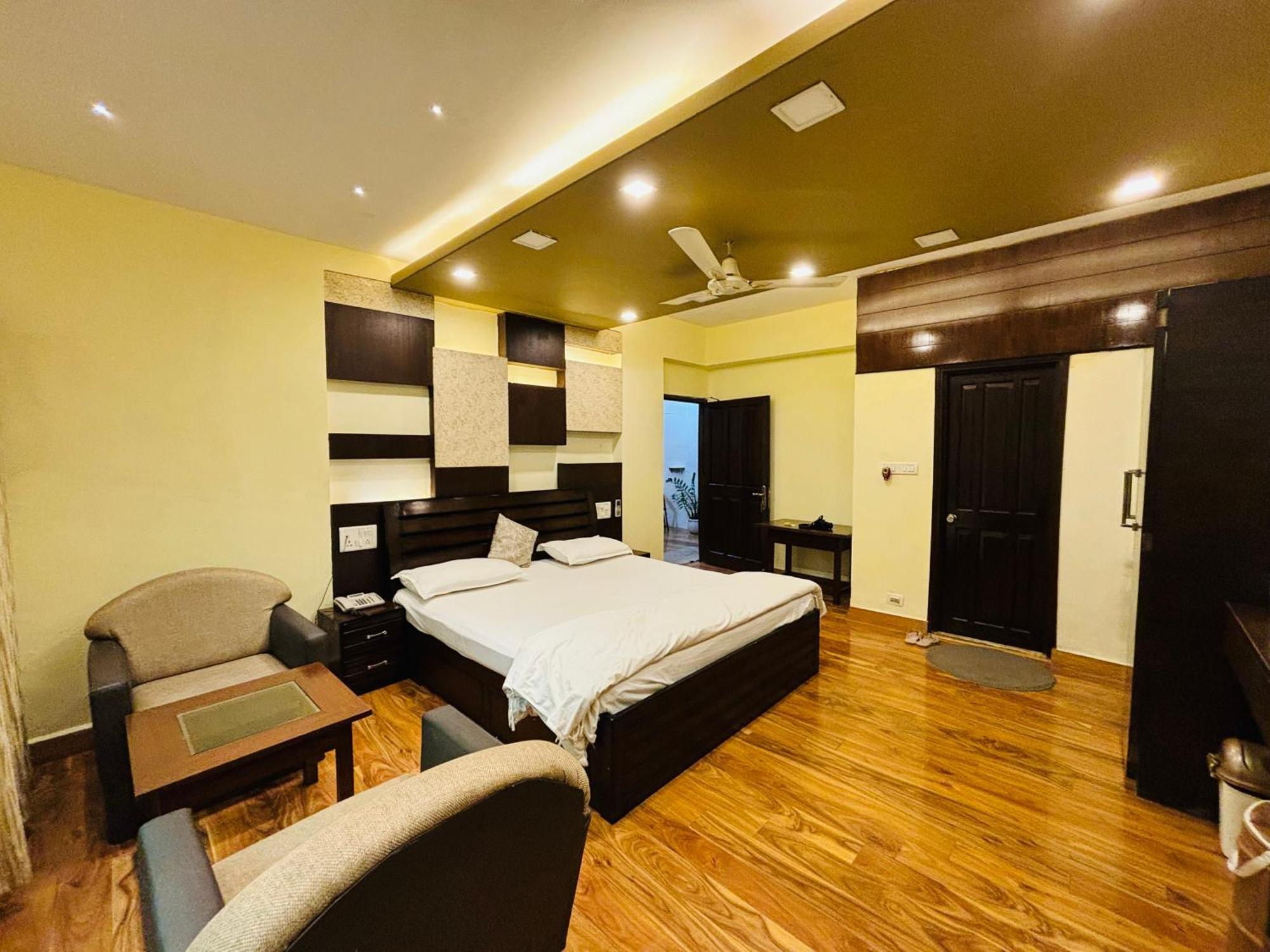 Royal Palms Luxury Service Apartment นาคปุระ ภายนอก รูปภาพ