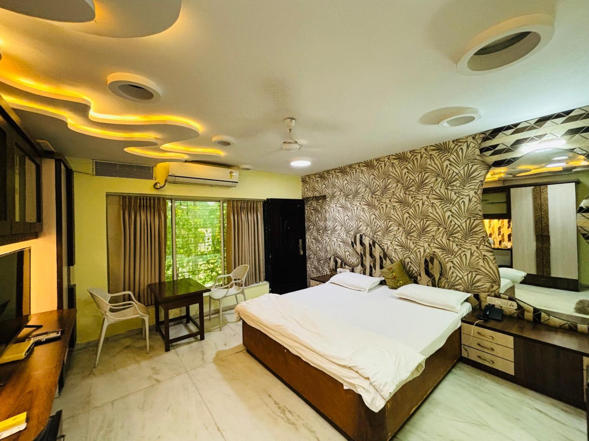 Royal Palms Luxury Service Apartment นาคปุระ ภายนอก รูปภาพ