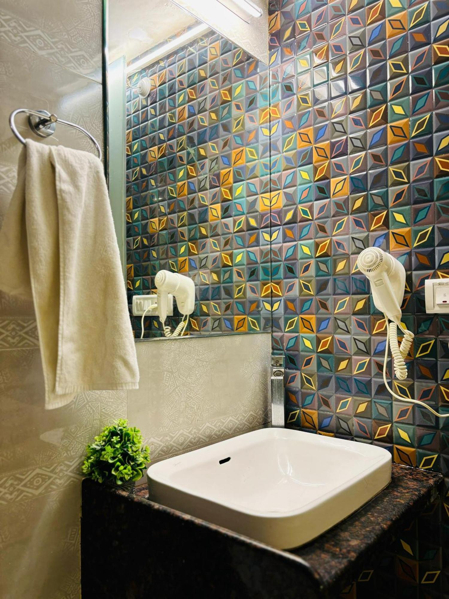 Royal Palms Luxury Service Apartment นาคปุระ ภายนอก รูปภาพ
